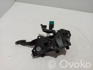 Dacia Duster (2017–2024) Piduripedaal 465014548R - 3