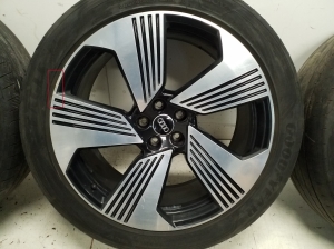 AUDI e-tron SUV (2018–2026) Rim set 4KE601025AC - 2