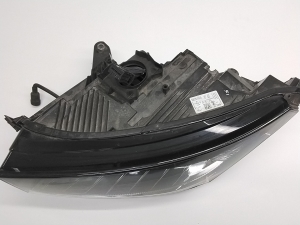 Skoda Enyaq iV I (2020–2026) Esituli ja selle osad 5LB941017A - 3