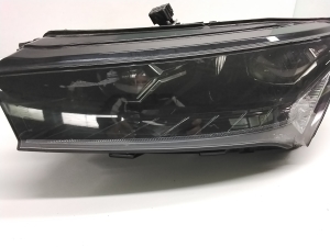 Skoda Enyaq iV I (2020–2026) Esituli ja selle osad 5LB941017A - 4