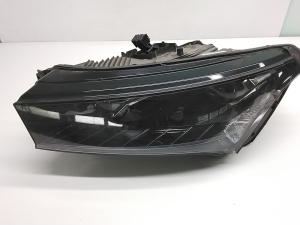 Skoda Enyaq iV I (2020–2026) Esituli ja selle osad 5LB941017A - 9