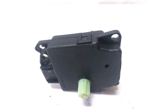 Ford B-MAX (2012–2018) Heater flap actuator AV1119E616FA - 4