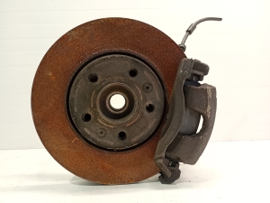 Front wheel hub and its parts