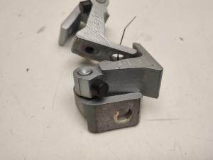 Porsche Macan (2014–2026) Front door top hinge 4G0831402D - 3