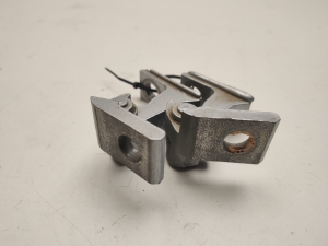 Porsche Macan (2014–2026) Rear side door upper hinge 4G0831401D - 2