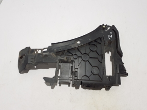 Front bumper bracket - 9Y0807178C