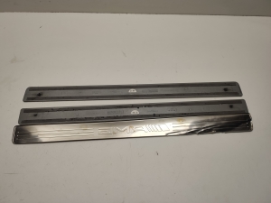 Mercedes Benz EQC N293 (2019–2026) Inner sill trim A2046800135 - 4