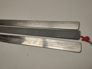 Mercedes Benz EQC N293 (2019–2026) Inner sill trim A2046800135 - 5