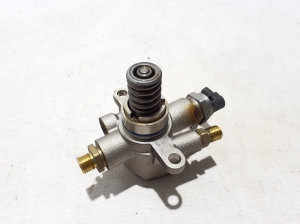 Porsche Cayenne (92A) (2017–2026) Kütusepump 9A712702610 - 2
