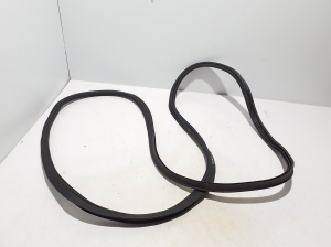Trunk seal (on body) - 9Y3827705C