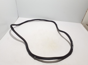 Rear side door seal on the door - 9Y3833721Y