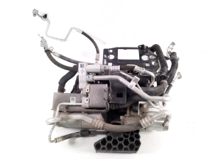 AUDI e-tron SUV (2018–2026) Muu radiaator 4M0816413A - 3