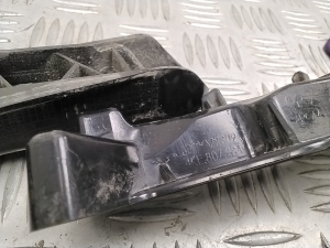 AUDI e-tron SUV (2018–2026) Front bumper bracket 4KE807284 - 3