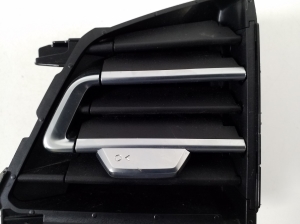 AUDI Q4 e-tron I (2021–2026) Dashboard air vent grilles 89B820902 - 5