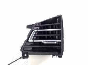Grilles de ventilation du tableau de bord - 89B820902