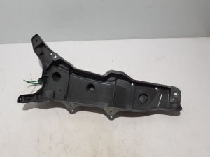 VOLVO XC90 (2015–2024) Front fender bracket 31391778 - 4