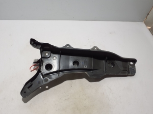 VOLVO XC90 (2015–2024) Front fender bracket 31391777 - 2