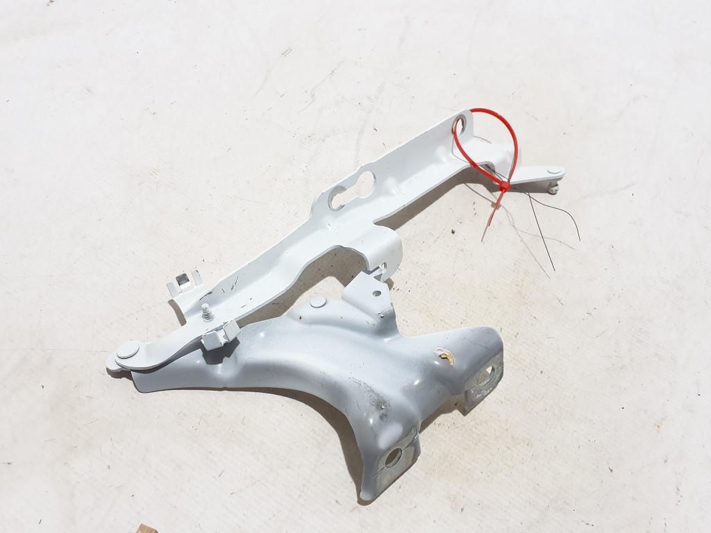 VOLVO XC90 (2015–2024) Hood hinge 31352878 VOLVO XC90 (2015–2024) Hood hinge 31352878