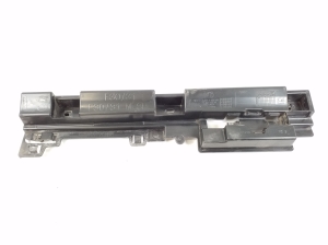   Exterior sill trim bracket  - 7256917 