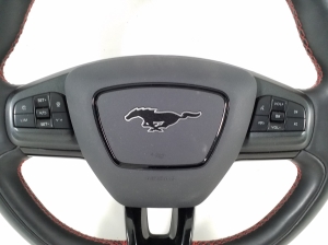 Ford Mustang Mach-E Mach-E (2020–2026) Volant et ses composants - 4