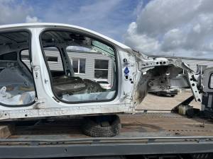   Vorderer Ausleger  -  