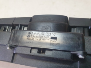 Mercedes Benz Sprinter /906/ (2006–2018) Hazard light switch A9065450307 - 4