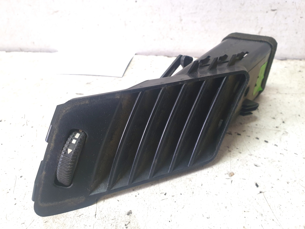 Mercedes Benz Sprinter /906/ (2006–2018) Dashboard air vent grilles A9068300254 Mercedes Benz Sprinter /906/ (2006–2018) Dashboard air vent grilles A9068300254