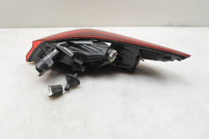 Kia XCEED I (2019–2026) Eckleuchte hinten 92401J7350 - 10