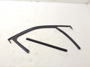 RENAULT 5- I (2024–2026) Front door rubber seal 803313603R - 2