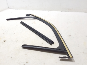 RENAULT 5- I (2024–2026) Front door rubber seal 803313603R - 3