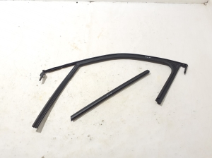 RENAULT 5- I (2024–2026) Front door rubber seal 803302482R - 2