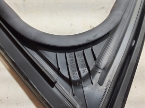 RENAULT 5- I (2024–2026) Front door rubber seal 803302482R - 3