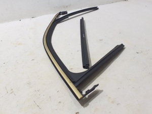 RENAULT 5- I (2024–2026) Front door rubber seal 803302482R - 4