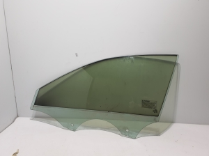   Vitre de porte avant  - 8V5845201 
