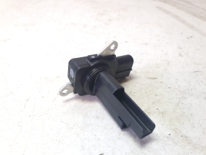 TOYOTA Yaris (2011–2020) Mass air flow sensor 222040V020 - 4