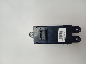 Kia XCEED I (2019–2026) Parking brake switch 93310J7900 - 2