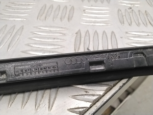 AUDI e-tron SUV (2018–2026) Windshield pillar outer molding 4KE854328 - 2
