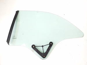   Rear quarter glass  - A2076700310 