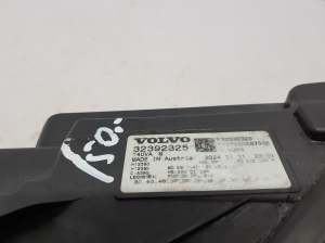 VOLVO XC40 (2017–2026) Esituli 32392325 - 3