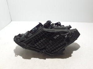 VOLVO XC40 (2017–2026) Esituli 32338909 - 3