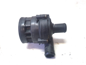 Auxiliary water pump - A2118350364