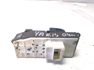 TOYOTA Yaris (1999–2005) Front door glass switch 0123J43 - 3