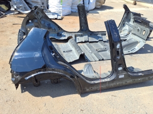   Rear fender and its parts  - 760309714R 