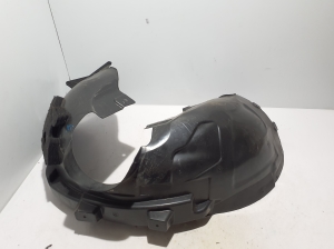 VOLVO XC40 (2017–2026) Front wheel arch liner 32241407 - 4