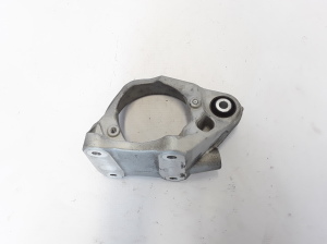  Front axle bracket 