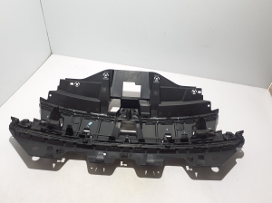 RENAULT 5- I (2024–2026) Front grille bracket 620329297R - 3