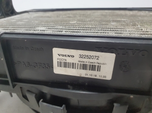 VOLVO XC60 (2017–2026) Sonstiger Kühler 31368212 - 5
