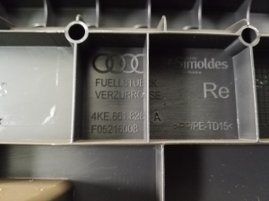 AUDI e-tron SUV (2018–2026) Trunk interior trim 4KE861828A - 3