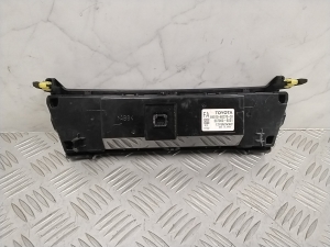 TOYOTA Land Cruiser 200 (2007–2026) module de commande de climatisation 8401060C70C0 - 2