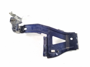 Front fender bracket - 4KE803504